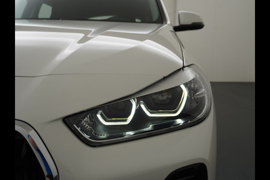 BMW X2 xDrive25e PHEV 126pk ZwarteHemel Elek.klep Keyless Camera Pdc Navi CruiseControl Usb Bordherk. Ecc Bluetooth Regensensor Stoelverw. Dab Isofix 4xElek.Ramen/Spiegels Aut.DimmendeSpiegel 17''LM Executive
