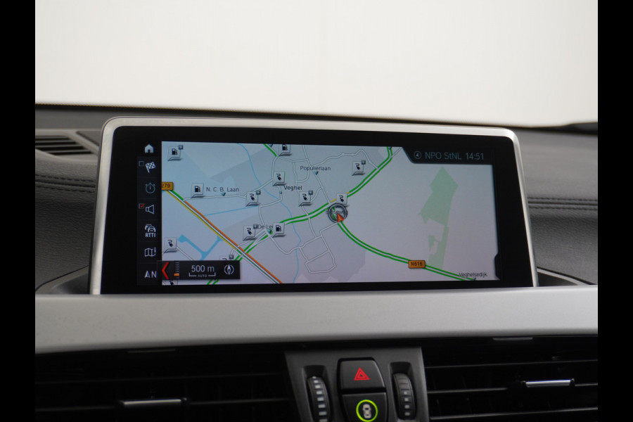 BMW X2 xDrive25e PHEV 126pk ZwarteHemel Elek.klep Keyless Camera Pdc Navi CruiseControl Usb Bordherk. Ecc Bluetooth Regensensor Stoelverw. Dab Isofix 4xElek.Ramen/Spiegels Aut.DimmendeSpiegel 17''LM Executive