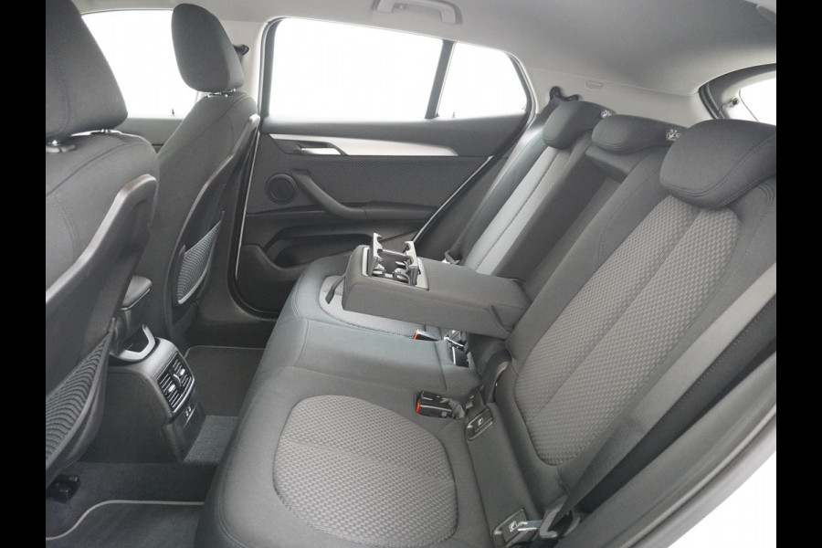 BMW X2 xDrive25e PHEV 126pk ZwarteHemel Elek.klep Keyless Camera Pdc Navi CruiseControl Usb Bordherk. Ecc Bluetooth Regensensor Stoelverw. Dab Isofix 4xElek.Ramen/Spiegels Aut.DimmendeSpiegel 17''LM Executive
