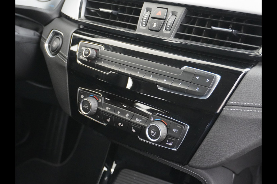 BMW X2 xDrive25e PHEV 126pk ZwarteHemel Elek.klep Keyless Camera Pdc Navi CruiseControl Usb Bordherk. Ecc Bluetooth Regensensor Stoelverw. Dab Isofix 4xElek.Ramen/Spiegels Aut.DimmendeSpiegel 17''LM Executive