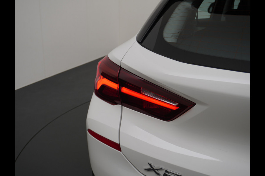 BMW X2 xDrive25e PHEV 126pk ZwarteHemel Elek.klep Keyless Camera Pdc Navi CruiseControl Usb Bordherk. Ecc Bluetooth Regensensor Stoelverw. Dab Isofix 4xElek.Ramen/Spiegels Aut.DimmendeSpiegel 17''LM Executive