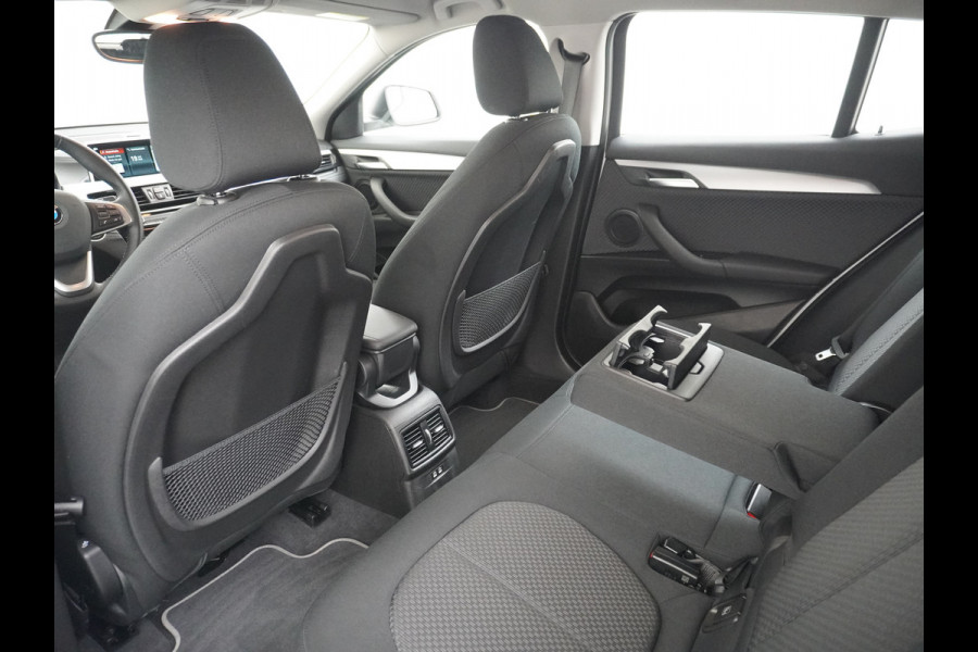 BMW X2 xDrive25e PHEV 126pk ZwarteHemel Elek.klep Keyless Camera Pdc Navi CruiseControl Usb Bordherk. Ecc Bluetooth Regensensor Stoelverw. Dab Isofix 4xElek.Ramen/Spiegels Aut.DimmendeSpiegel 17''LM Executive