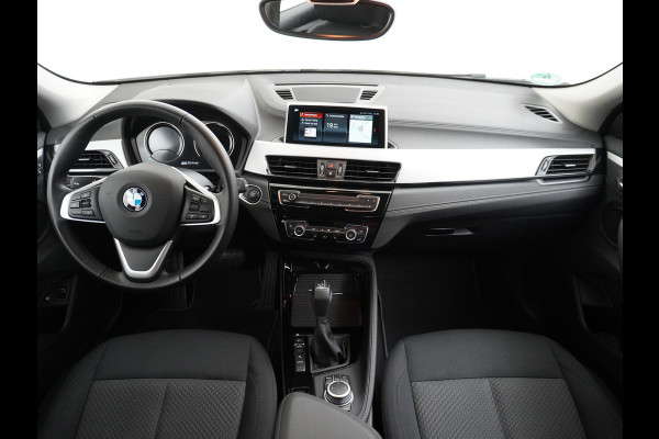 BMW X2 xDrive25e PHEV 126pk ZwarteHemel Elek.klep Keyless Camera Pdc Navi CruiseControl Usb Bordherk. Ecc Bluetooth Regensensor Stoelverw. Dab Isofix 4xElek.Ramen/Spiegels Aut.DimmendeSpiegel 17''LM Executive