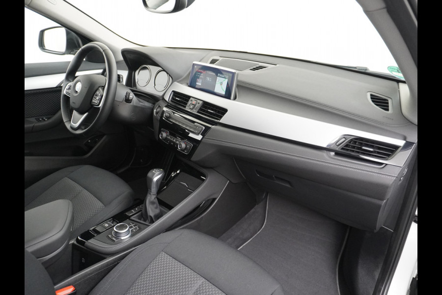 BMW X2 xDrive25e PHEV 126pk ZwarteHemel Elek.klep Keyless Camera Pdc Navi CruiseControl Usb Bordherk. Ecc Bluetooth Regensensor Stoelverw. Dab Isofix 4xElek.Ramen/Spiegels Aut.DimmendeSpiegel 17''LM Executive