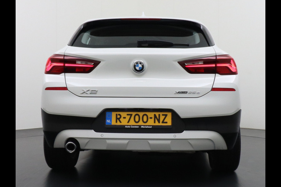 BMW X2 xDrive25e PHEV 126pk ZwarteHemel Elek.klep Keyless Camera Pdc Navi CruiseControl Usb Bordherk. Ecc Bluetooth Regensensor Stoelverw. Dab Isofix 4xElek.Ramen/Spiegels Aut.DimmendeSpiegel 17''LM Executive