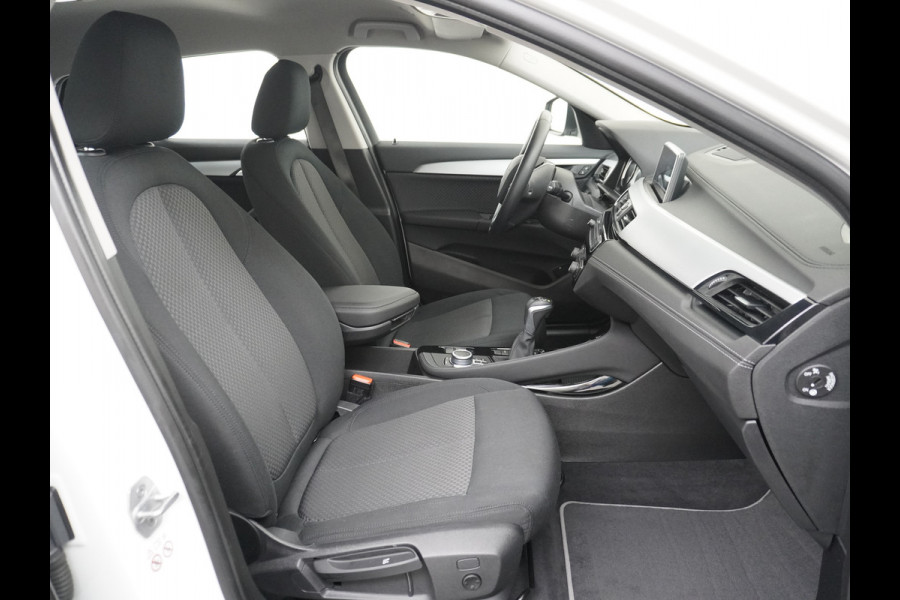 BMW X2 xDrive25e PHEV 126pk ZwarteHemel Elek.klep Keyless Camera Pdc Navi CruiseControl Usb Bordherk. Ecc Bluetooth Regensensor Stoelverw. Dab Isofix 4xElek.Ramen/Spiegels Aut.DimmendeSpiegel 17''LM Executive