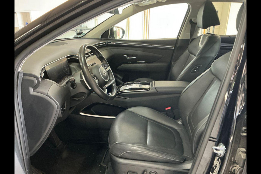 Hyundai Tucson 1.6 T-GDI PHEV Premium Sky 4WD | Panoramadak | Afneembare trekhaak | 4WD | Stoelverwarming | Stoelventilatie | Lederen bekleding | Elektrische achterklep | KRELL | All season banden