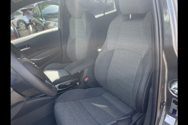 Toyota Corolla Hybrid 140 Dynamic | Dodehoek Detectie | Navigatie | Stuur- & Stoelverwarming | Parkeersensoren
