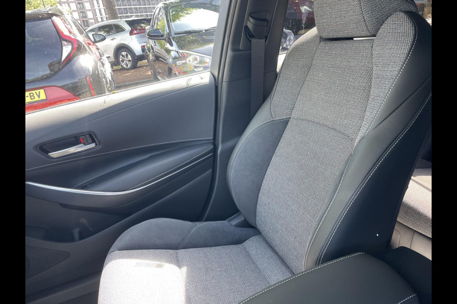 Toyota Corolla Hybrid 140 Dynamic | Dodehoek Detectie | Navigatie | Stuur- & Stoelverwarming | Parkeersensoren