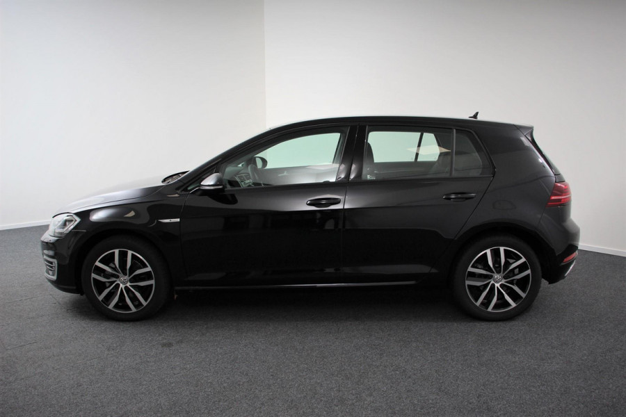 Volkswagen e-Golf | Navigatie | Climate control | Virtuel Cockpit | Camera | Keyless | Bluetooth | Cruise Control | Lichtmetalen Velgen |