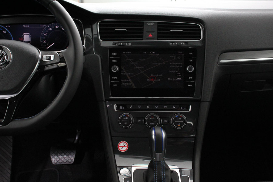 Volkswagen e-Golf | Navigatie | Climate control | Virtuel Cockpit | Camera | Keyless | Bluetooth | Cruise Control | Lichtmetalen Velgen |