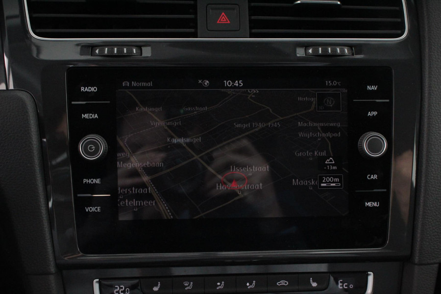 Volkswagen e-Golf | Navigatie | Climate control | Virtuel Cockpit | Camera | Keyless | Bluetooth | Cruise Control | Lichtmetalen Velgen |