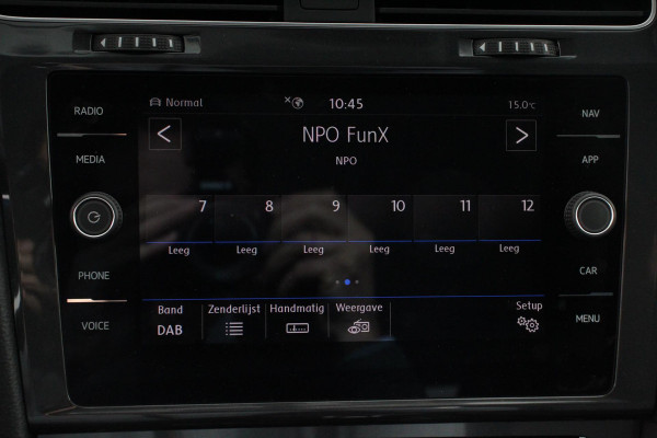 Volkswagen e-Golf | Navigatie | Climate control | Virtuel Cockpit | Camera | Keyless | Bluetooth | Cruise Control | Lichtmetalen Velgen |