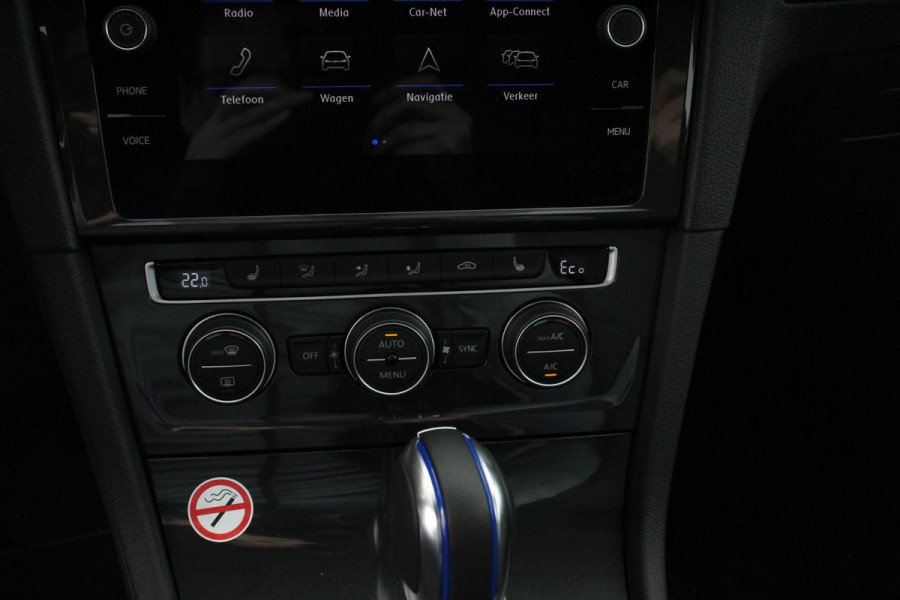 Volkswagen e-Golf | Navigatie | Climate control | Virtuel Cockpit | Camera | Keyless | Bluetooth | Cruise Control | Lichtmetalen Velgen |