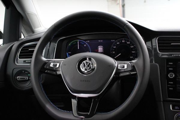 Volkswagen e-Golf | Navigatie | Climate control | Virtuel Cockpit | Camera | Keyless | Bluetooth | Cruise Control | Lichtmetalen Velgen |