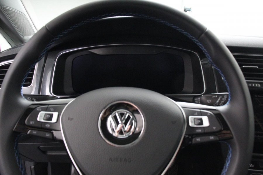 Volkswagen e-Golf | Navigatie | Climate control | Virtuel Cockpit | Camera | Keyless | Bluetooth | Cruise Control | Lichtmetalen Velgen |