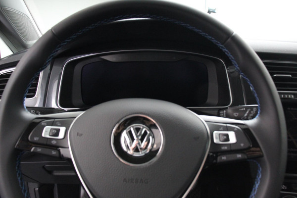 Volkswagen e-Golf | Navigatie | Climate control | Virtuel Cockpit | Camera | Keyless | Bluetooth | Cruise Control | Lichtmetalen Velgen |