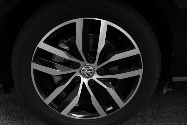 Volkswagen e-Golf | Navigatie | Climate control | Virtuel Cockpit | Camera | Keyless | Bluetooth | Cruise Control | Lichtmetalen Velgen |