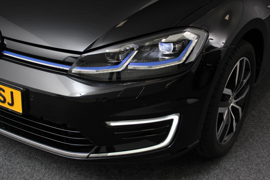 Volkswagen e-Golf | Navigatie | Climate control | Virtuel Cockpit | Camera | Keyless | Bluetooth | Cruise Control | Lichtmetalen Velgen |