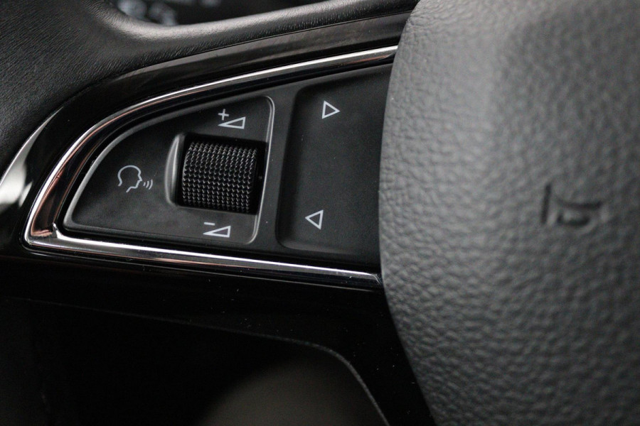 Škoda Superb Combi 1.5 TSI ACT Ambition Business (PANORAMADAK, STOELVERWARMING, TREKHAAK, ELEKTR STOELEN, NAVIGATIE, NL-AUTO)