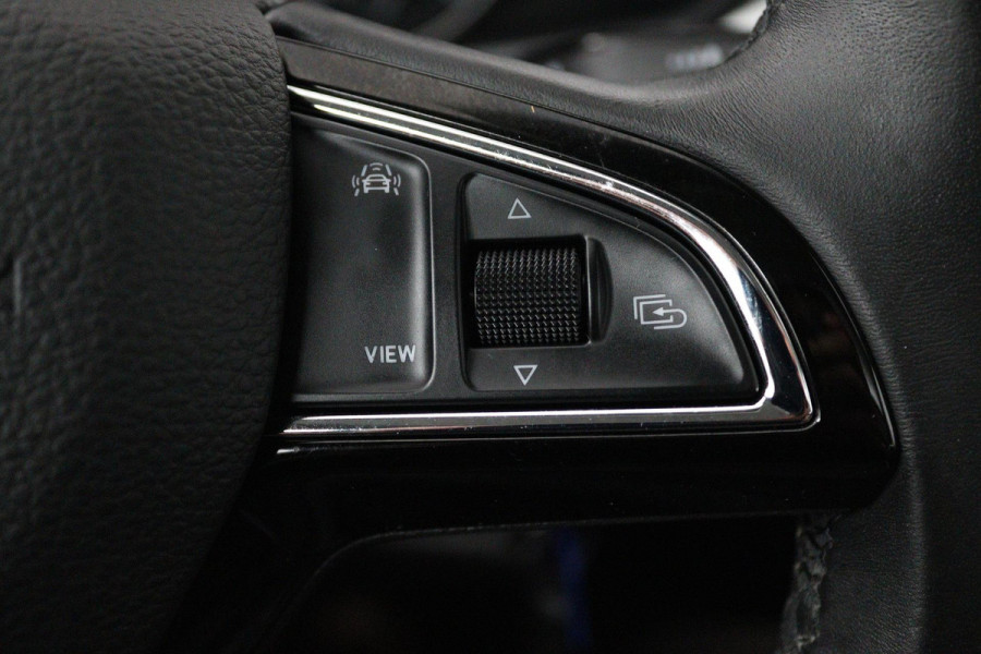 Škoda Superb Combi 1.5 TSI ACT Ambition Business (PANORAMADAK, STOELVERWARMING, TREKHAAK, ELEKTR STOELEN, NAVIGATIE, NL-AUTO)