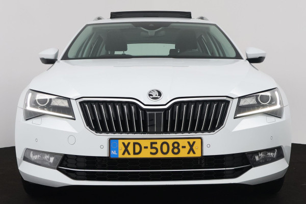 Škoda Superb Combi 1.5 TSI ACT Ambition Business (PANORAMADAK, STOELVERWARMING, TREKHAAK, ELEKTR STOELEN, NAVIGATIE, NL-AUTO)