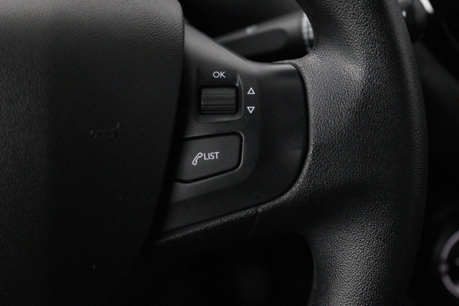 Peugeot 208 1.2 PureTech Blue Lease Active (PARKEERSENSOREN ACHTER, NAVIGATIE, BLUETOOTH, NL-AUTO, GOED ONDERHOUDEN)