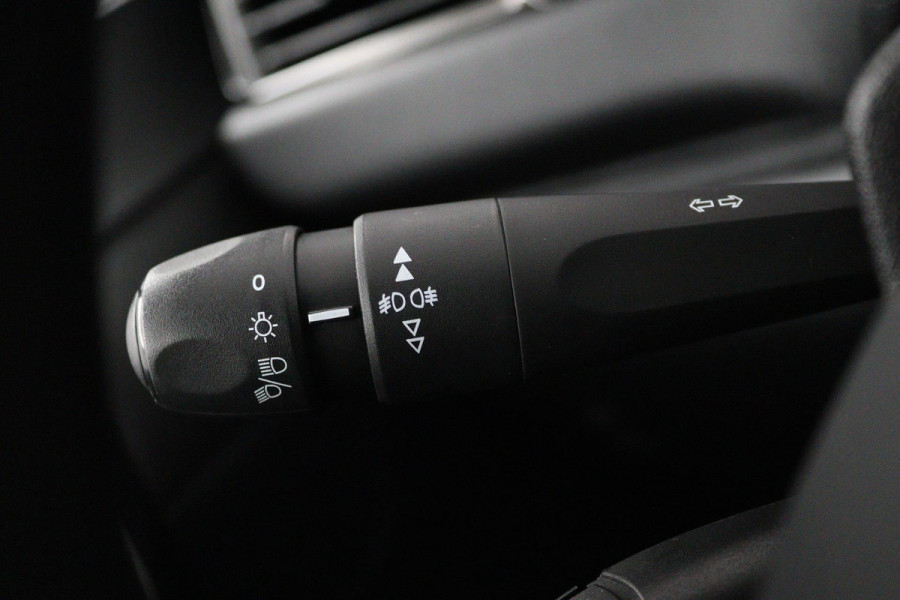 Peugeot 208 1.2 PureTech Blue Lease Active (PARKEERSENSOREN ACHTER, NAVIGATIE, BLUETOOTH, NL-AUTO, GOED ONDERHOUDEN)