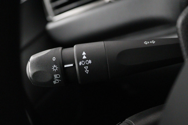 Peugeot 208 1.2 PureTech Blue Lease Active (PARKEERSENSOREN ACHTER, NAVIGATIE, BLUETOOTH, NL-AUTO, GOED ONDERHOUDEN)