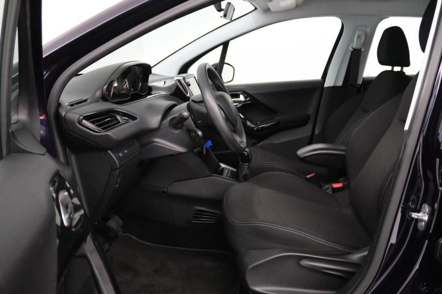 Peugeot 208 1.2 PureTech Blue Lease Active (PARKEERSENSOREN ACHTER, NAVIGATIE, BLUETOOTH, NL-AUTO, GOED ONDERHOUDEN)