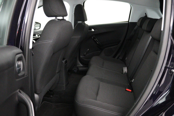 Peugeot 208 1.2 PureTech Blue Lease Active (PARKEERSENSOREN ACHTER, NAVIGATIE, BLUETOOTH, NL-AUTO, GOED ONDERHOUDEN)