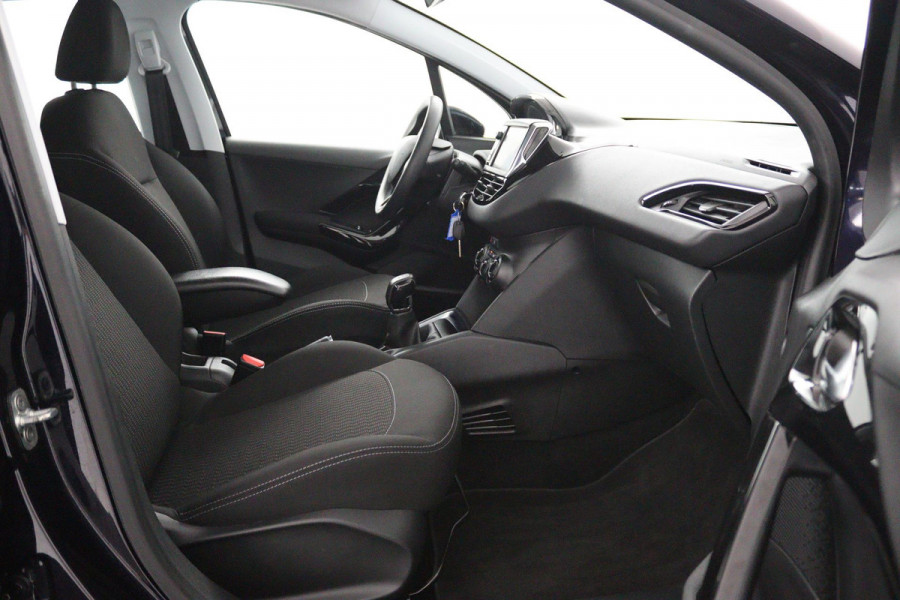 Peugeot 208 1.2 PureTech Blue Lease Active (PARKEERSENSOREN ACHTER, NAVIGATIE, BLUETOOTH, NL-AUTO, GOED ONDERHOUDEN)