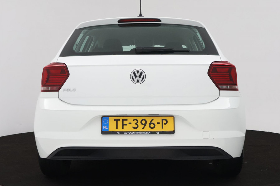 Volkswagen Polo 1.0 TSI Comfortline (PARKEERSENSOREN, CRUISE ADAPTIEF, NAVIGATIE, CARPLAY, NL-AUTO, GOED ONDERHOUDEN)
