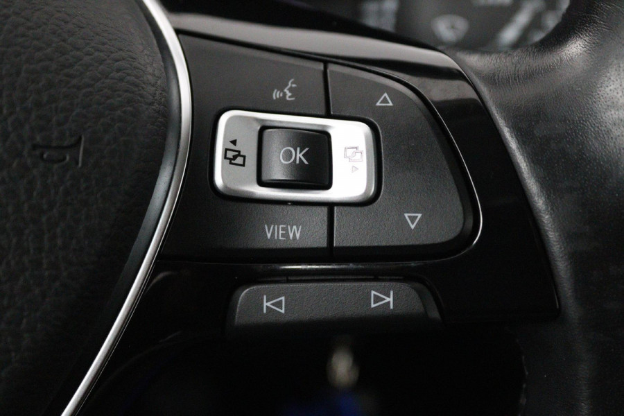 Volkswagen Polo 1.0 TSI Comfortline (PARKEERSENSOREN, CRUISE ADAPTIEF, NAVIGATIE, CARPLAY, NL-AUTO, GOED ONDERHOUDEN)