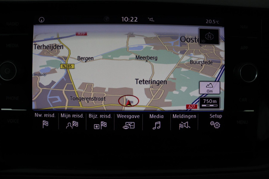 Volkswagen Polo 1.0 TSI Comfortline (PARKEERSENSOREN, CRUISE ADAPTIEF, NAVIGATIE, CARPLAY, NL-AUTO, GOED ONDERHOUDEN)