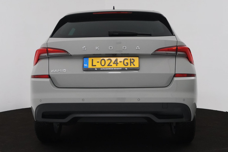 Škoda Kamiq 1.0 TSI Sport Business (STOELVERWARMING, CRUISE CONTROL, PARKEERSENSOREN, ACHTERUITRIJCAMERA, AUTOMAAT)