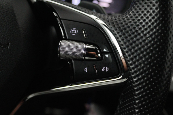 Škoda Kamiq 1.0 TSI Sport Business (STOELVERWARMING, CRUISE CONTROL, PARKEERSENSOREN, ACHTERUITRIJCAMERA, AUTOMAAT)