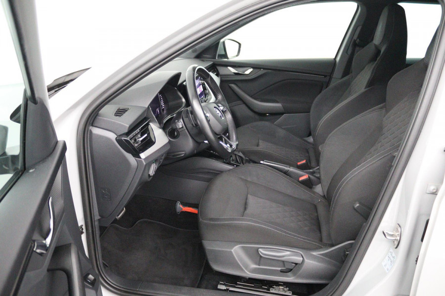 Škoda Kamiq 1.0 TSI Sport Business (STOELVERWARMING, CRUISE CONTROL, PARKEERSENSOREN, ACHTERUITRIJCAMERA, AUTOMAAT)