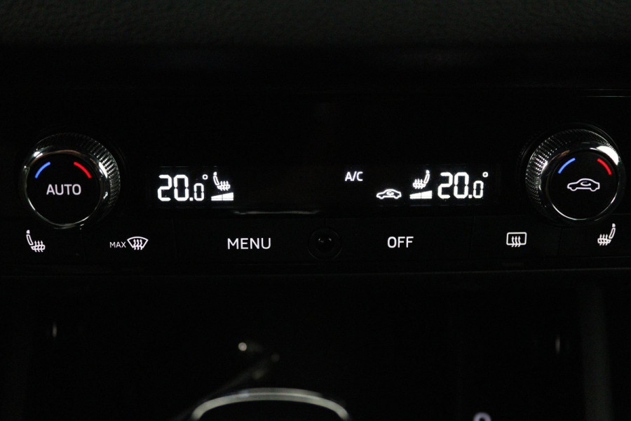 Škoda Kamiq 1.0 TSI Sport Business (STOELVERWARMING, CRUISE CONTROL, PARKEERSENSOREN, ACHTERUITRIJCAMERA, AUTOMAAT)