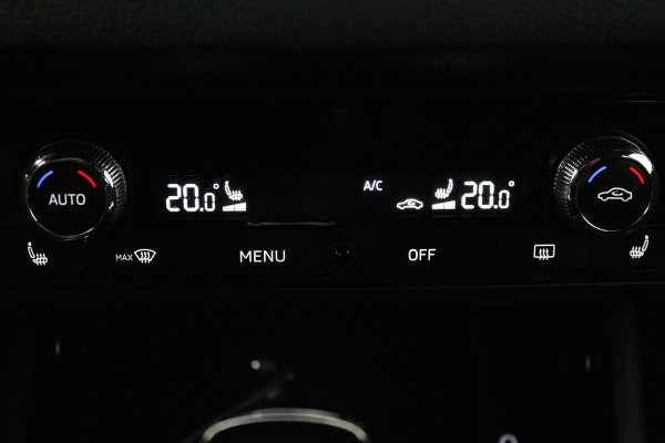 Škoda Kamiq 1.0 TSI Sport Business (STOELVERWARMING, CRUISE CONTROL, PARKEERSENSOREN, ACHTERUITRIJCAMERA, AUTOMAAT)