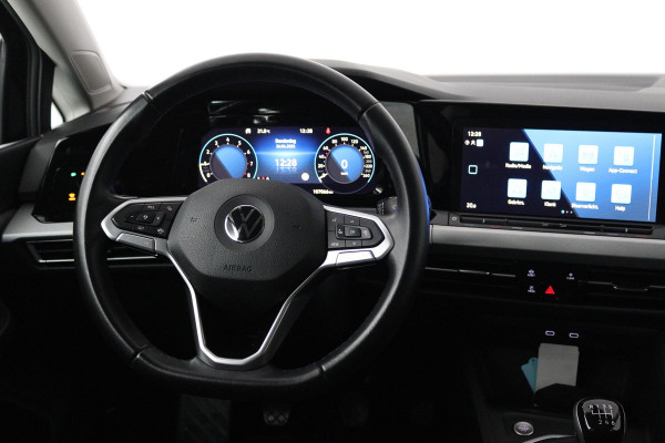 Volkswagen Golf 1.0 TSI Life (PARKEERSENSOREN, CRUISE CONTROL ADAPTIEF, NAVIGATIE, NL-AUTO)
