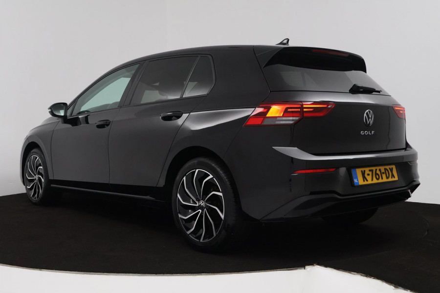 Volkswagen Golf 1.0 TSI Life (PARKEERSENSOREN, CRUISE CONTROL ADAPTIEF, NAVIGATIE, NL-AUTO)