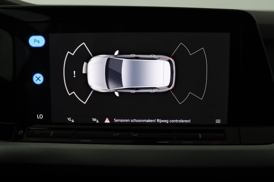 Volkswagen Golf 1.0 TSI Life (PARKEERSENSOREN, CRUISE CONTROL ADAPTIEF, NAVIGATIE, NL-AUTO)