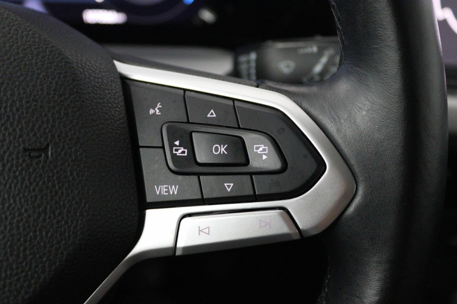 Volkswagen Golf 1.0 TSI Life (PARKEERSENSOREN, CRUISE CONTROL ADAPTIEF, NAVIGATIE, NL-AUTO)