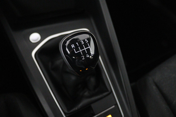 Volkswagen Golf 1.0 TSI Life (PARKEERSENSOREN, CRUISE CONTROL ADAPTIEF, NAVIGATIE, NL-AUTO)