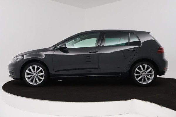 Volkswagen Golf 1.0 TSI Comfortline (PARKEERSENSOREN, CRUISE ADAPTIEF, NAVIGATIE, STOELVERWARMING)