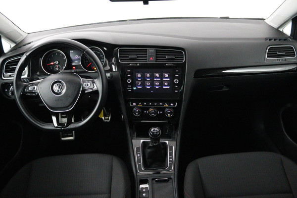 Volkswagen Golf 1.0 TSI Comfortline (PARKEERSENSOREN, CRUISE ADAPTIEF, NAVIGATIE, STOELVERWARMING)