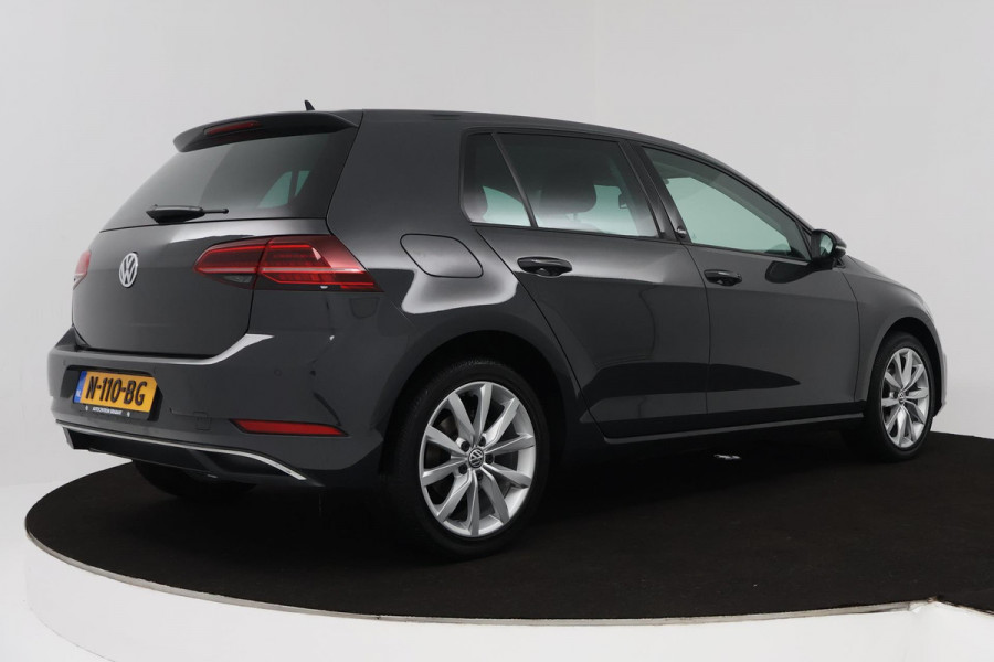 Volkswagen Golf 1.0 TSI Comfortline (PARKEERSENSOREN, CRUISE ADAPTIEF, NAVIGATIE, STOELVERWARMING)