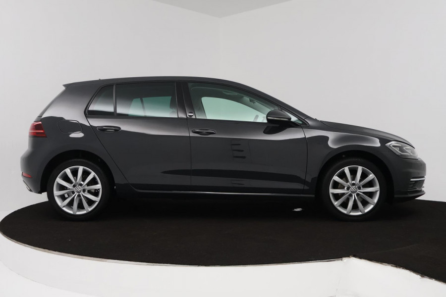 Volkswagen Golf 1.0 TSI Comfortline (PARKEERSENSOREN, CRUISE ADAPTIEF, NAVIGATIE, STOELVERWARMING)