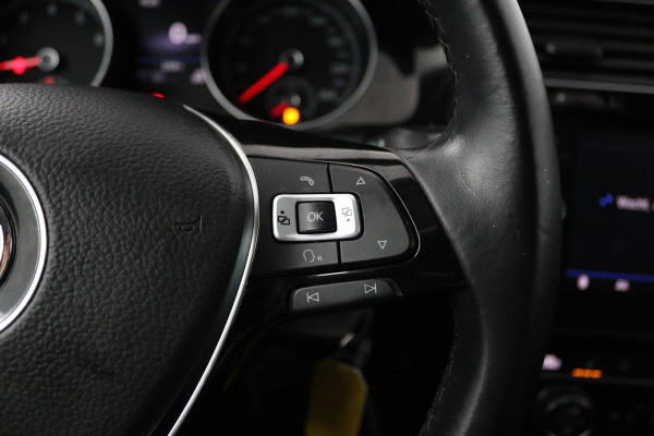 Volkswagen Golf 1.0 TSI Comfortline (PARKEERSENSOREN, CRUISE ADAPTIEF, NAVIGATIE, STOELVERWARMING)